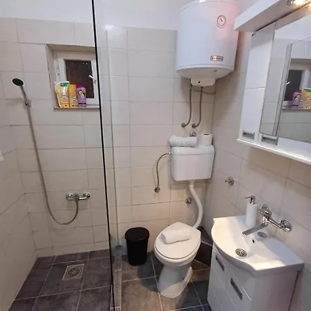 Kucica Apartament *
