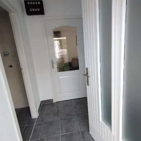 Apartment Kucica Lama-кућица