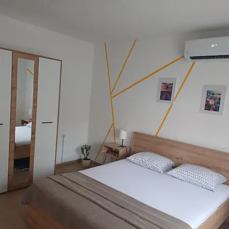 Apartment Kucica Lama-кућица Mali Mokri Lug